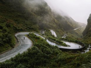 Klikatící se silnice severních hor